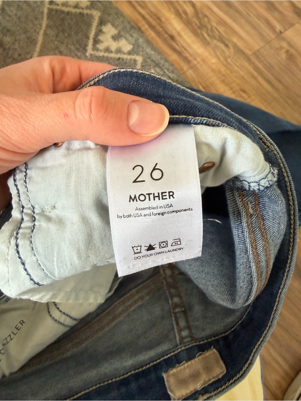 MOTHER Blue Denim Jeans with Branded Pocket Lining - Picture 5 of 6